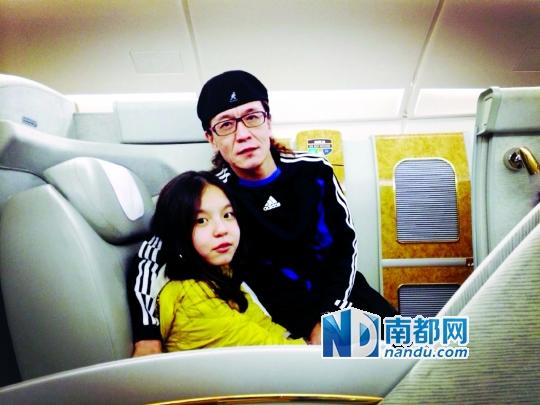 李咏女儿_李咏一年的收入(3)