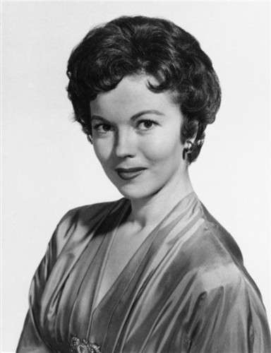 秀兰邓波儿曾饰演中国孤儿 马褂民国装可爱