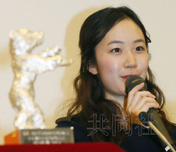 90后女星黑木华成为第四位获银熊奖的日本演