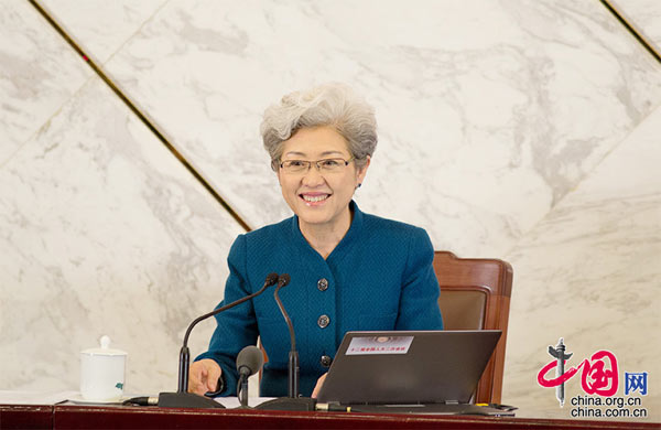 莹:重<em>男</em>轻<em>女</em>观念仍然存在 最严重是<em>家庭暴力</em>_