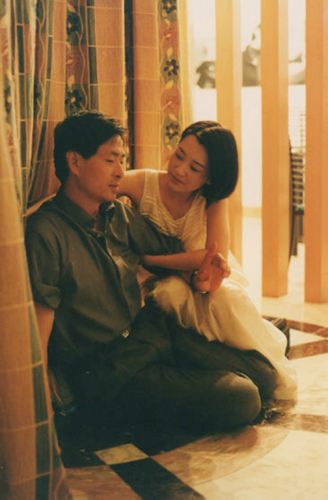 濮存昕与许晴在电视剧《来来往往》中的剧照