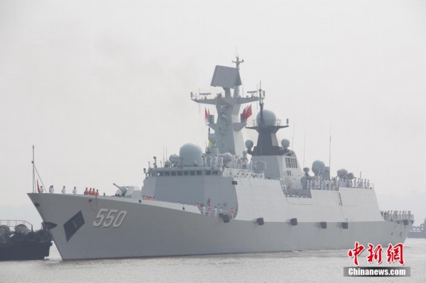 中国海军训练舰编队抵达印尼泗水访问