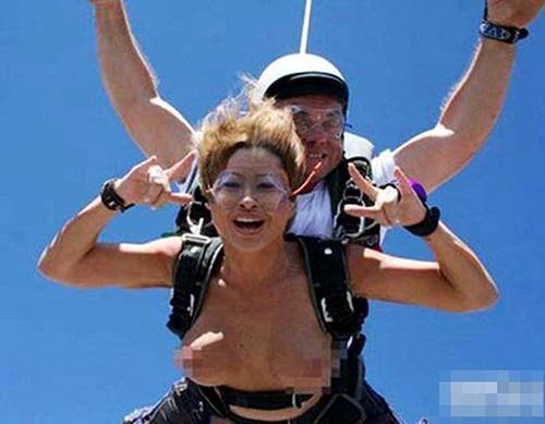 裸体买午餐全裸相亲 赤裸裸时代来袭(组图)