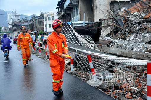 受台风麦德姆影响 永嘉一幢三层民房发生坍塌