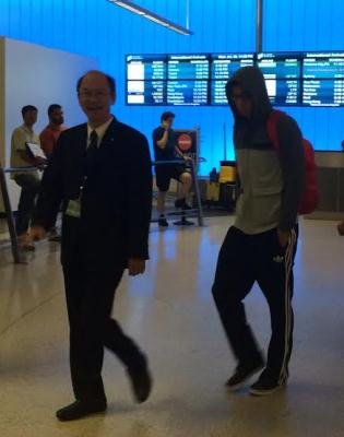 林书豪抵洛杉矶行事低调如大学生 不需专人接