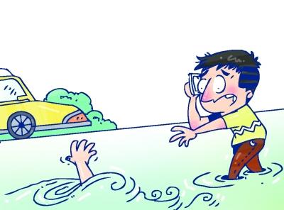 女子因家庭问题跳江欲轻生 的哥营救险丢性命