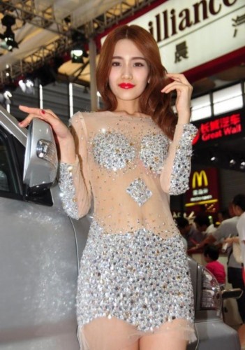 疑不穿<em>内裤</em>搏出位