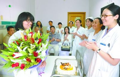 高考女状元左脸萎缩 考上北大光华管理学院(图