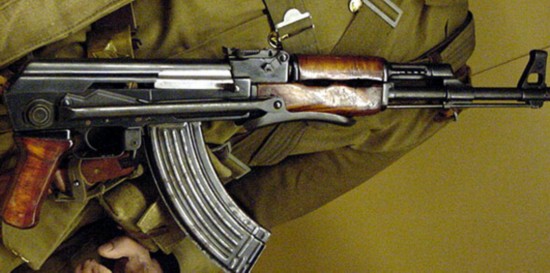 专家:美国禁运AK-47制裁俄罗斯 力度明显不够