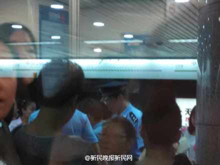 突发:上海地铁2号线有人员进入线路_新闻中心