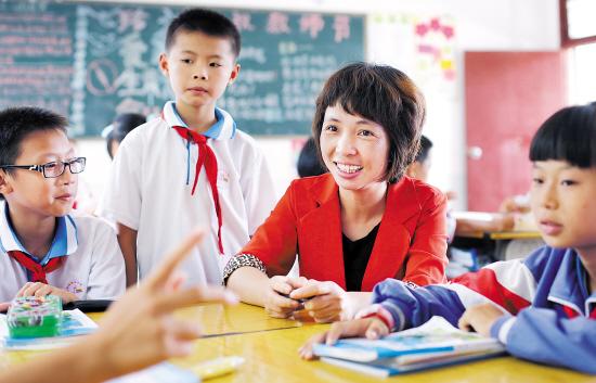 广州教师同城同工不同酬 教育强区教师工资低