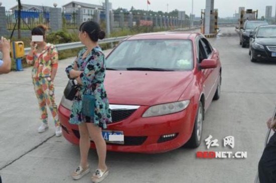 女子临近婚期无证驾驶遭查 被罚千元拘留5天(