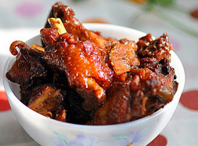 电饭煲焖鸡要腌制吗 6764299779351660460.jpg
