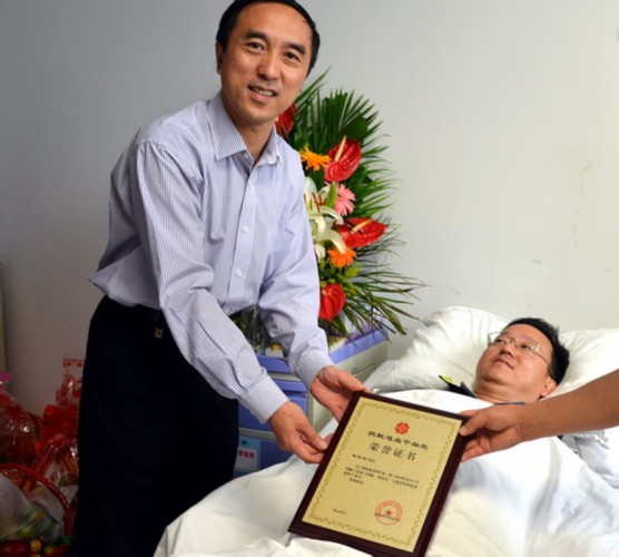 海南省纪委干部捐献造血干细胞感动受捐方