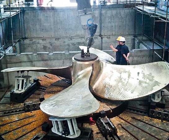 中国研成世界最大螺旋桨加工机床 成功试切削