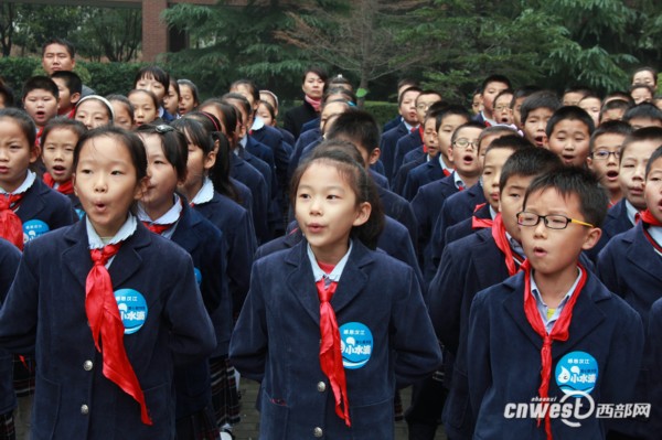 西安三千学生诵国学经典 每天诵读十分钟_中国