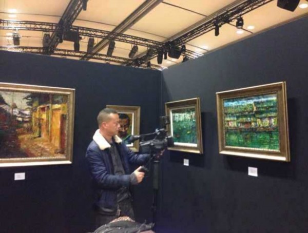 中法建交五十周年大型文化艺术展览在巴黎卢浮宫卡鲁斯厅开幕