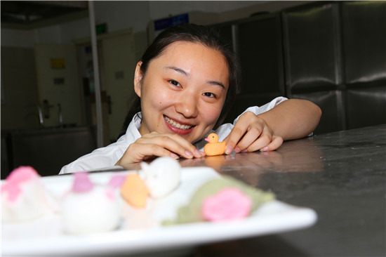 最美面点教师清纯如邻家女 学生纷纷来蹭课_