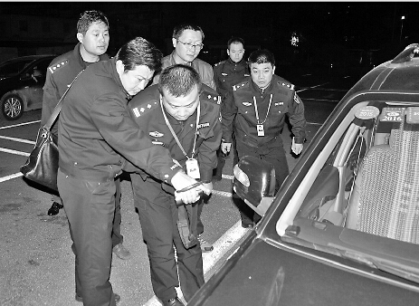 山东济南一老人遭两车碾压 司机称以为他碰瓷