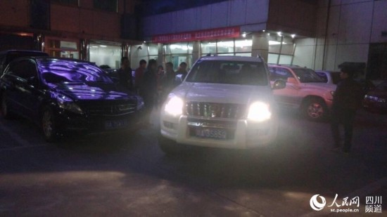 四川地震局派出10辆车共37人奔赴灾区 预计6