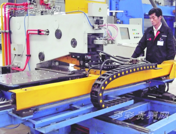 夏云工业园生产智能化立体停车设备
