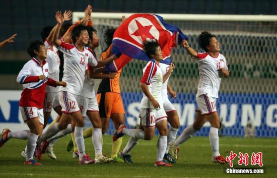 日媒:朝鲜培养足球新星 学员用物理分析飞行轨