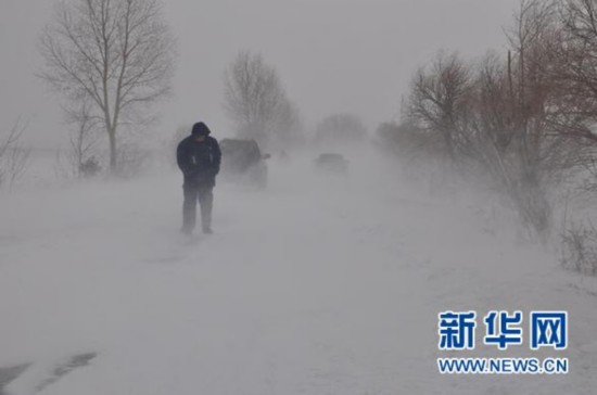 黑龙江暴雪封门 局部雪深超70公分