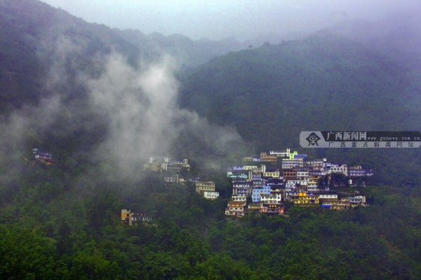 下水源位于大明山半山腰,距离县城10公里,距南宁市区76公里.