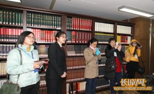河北省法院邀政府官员参加公众开放日凸显公正