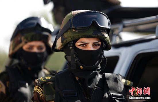 组图:<em>巴勒斯坦</em>总统卫队训练 <em>女性</em>卫兵蒙面亮相