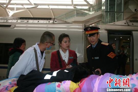 旅客患罕见病需进京遇返程高峰无票可求被允破格登车