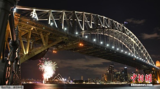 澳大利亚迎来 地球一小时 悉尼地标建筑熄灯