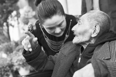 闽浙网友爱心接力 老人失联42年后重返家乡