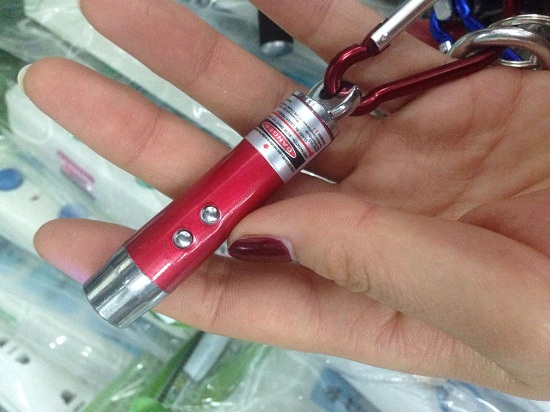北京中小学周边超市售卖激光笔无人管