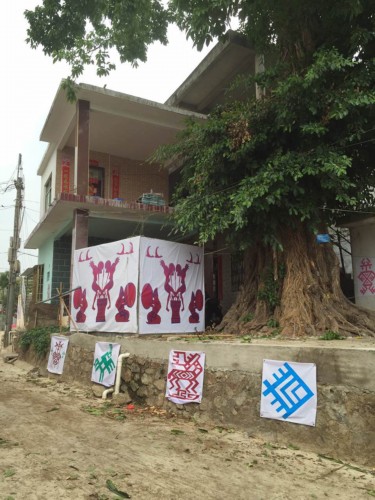 五指山:百年古树粗枝突然断裂 砸伤三人1人死