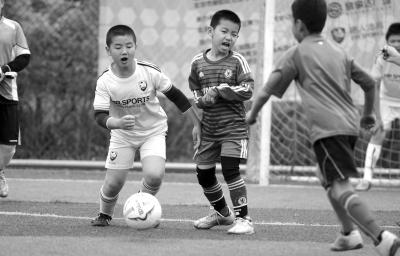 全国首个社区青少年足球赛北京开赛