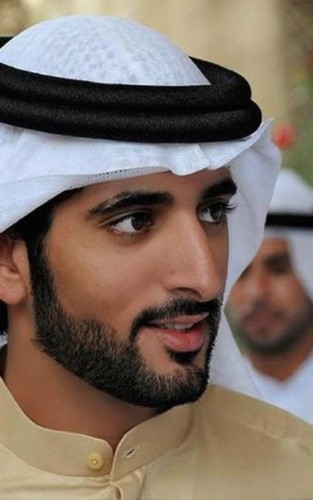 迪拜王子的生活:修车、骑马、捕鱼_新闻中心_中国网- 迪拜王子古代太后