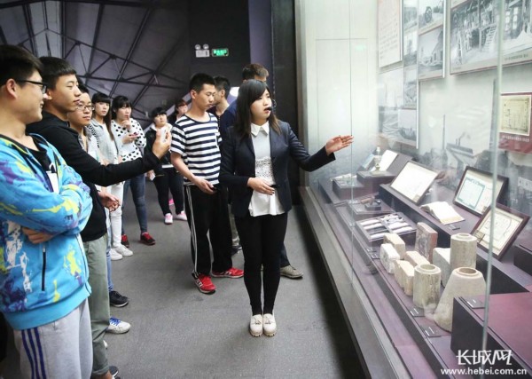 秦皇岛:走进玻璃博物馆 感受传统玻璃制作工艺