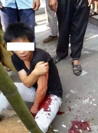 岳阳银行枪击事件 男子与押运人员冲突被爆枪