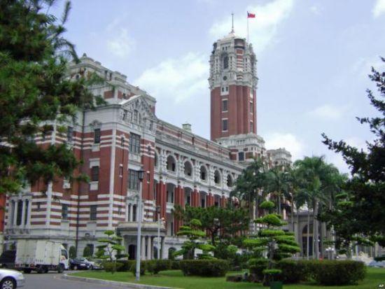 针对一些媒体对"解放军朱日和军演出现模拟台湾总统府"建筑"的