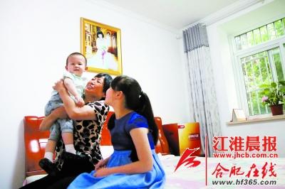 男子照顾去世同学母亲11年 想让女儿继续守着“奶奶”