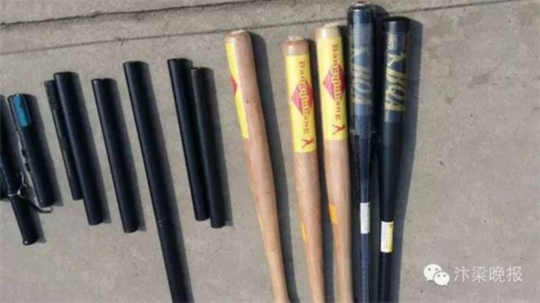 开封这位酒吧老板想干啥?藏刀200多把 吸毒用