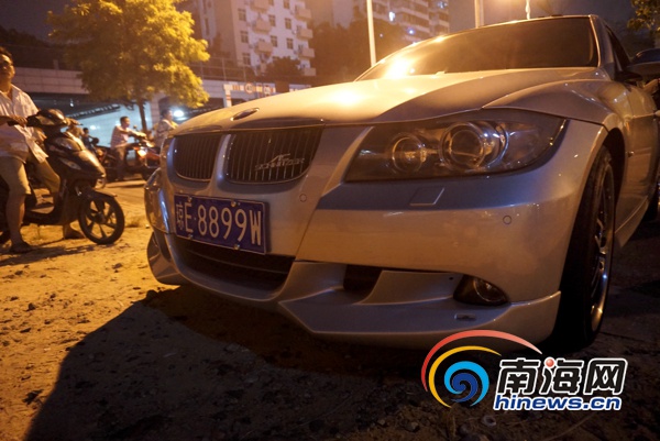 海口交警深夜查车 酒驾司机弃车逃跑被抓