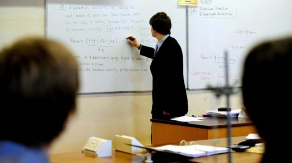 英国教师荒愈演愈烈 部分学校体育老师教数学