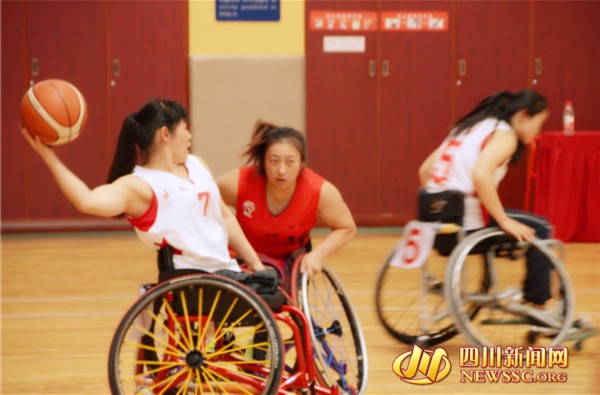四川女子轮椅篮球队组建仅5个多月 队员最大4