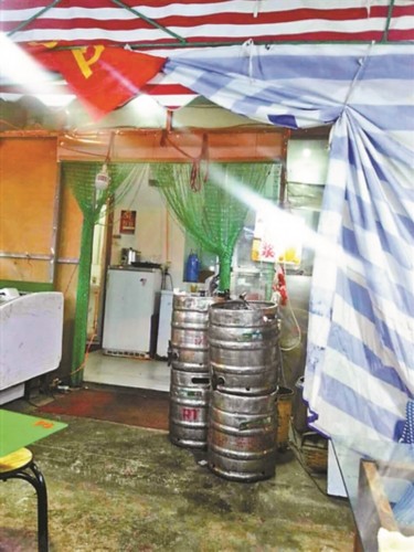 38元一只虾食客:老板拿棍威胁 还要叫人 图