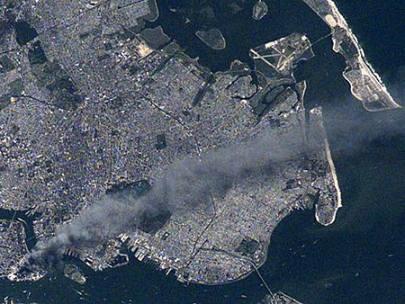美国首次公布太空拍摄的9-11照片(组图)