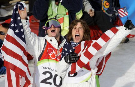 图文：美国运动员在冬奥会比赛之后庆祝胜利