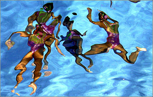 7月26日哥伦比亚，墨西哥花样游泳队正在参加中美洲和加勒比海地区运动会。