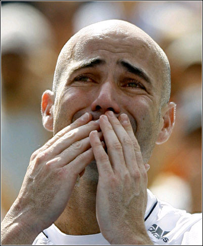 9月3日美国网球公开赛期间，网坛老将阿加西退役。